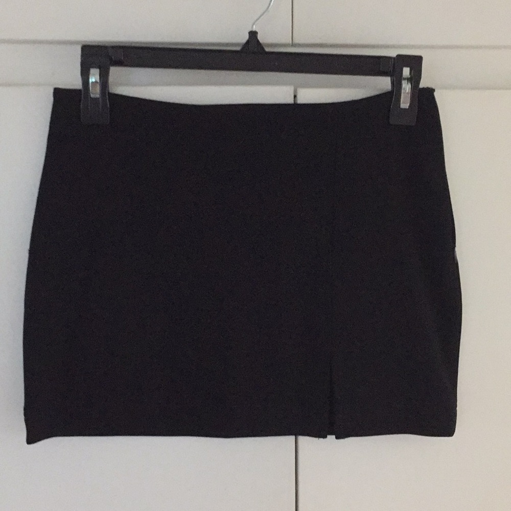 Parallel black mini skirt